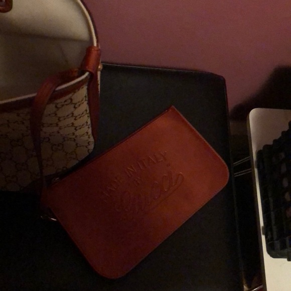 Gucci tote canvas bags with bronze leather straps. - Picture 4 of 5